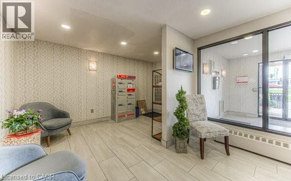 1100 COURTLAND Avenue E Unit# 404, Kitchener, Ontario, N2C2H9 — Photo 8