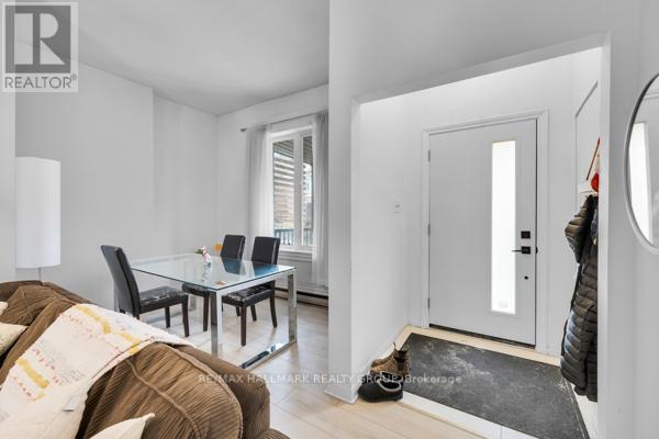 69 BLACKBURN AVENUE, Ottawa, Ontario, K1N8A4 — Photo 4