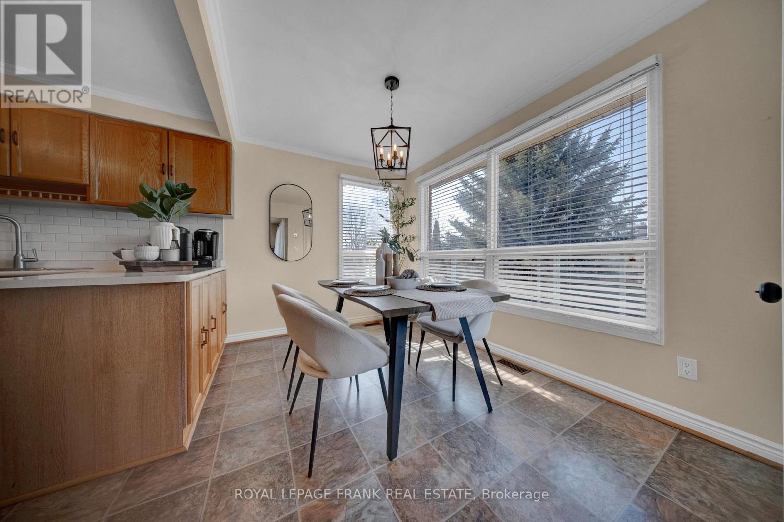 86 DEVONDALE STREET, Clarington (Courtice), Ontario, L1E2A1 — Photo 4