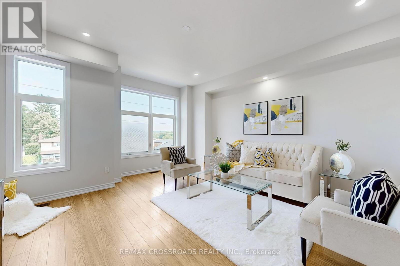 384 OKANAGAN PATH, Oshawa (Donevan), Ontario, L1H0B1 — Photo 4