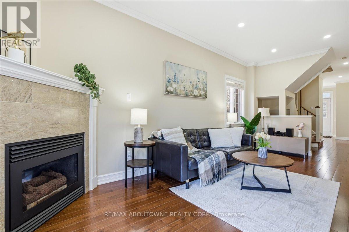 2377 DALEBROOK DRIVE, Oakville (WC Wedgewood Creek), Ontario, L6H6K4 — Photo 4