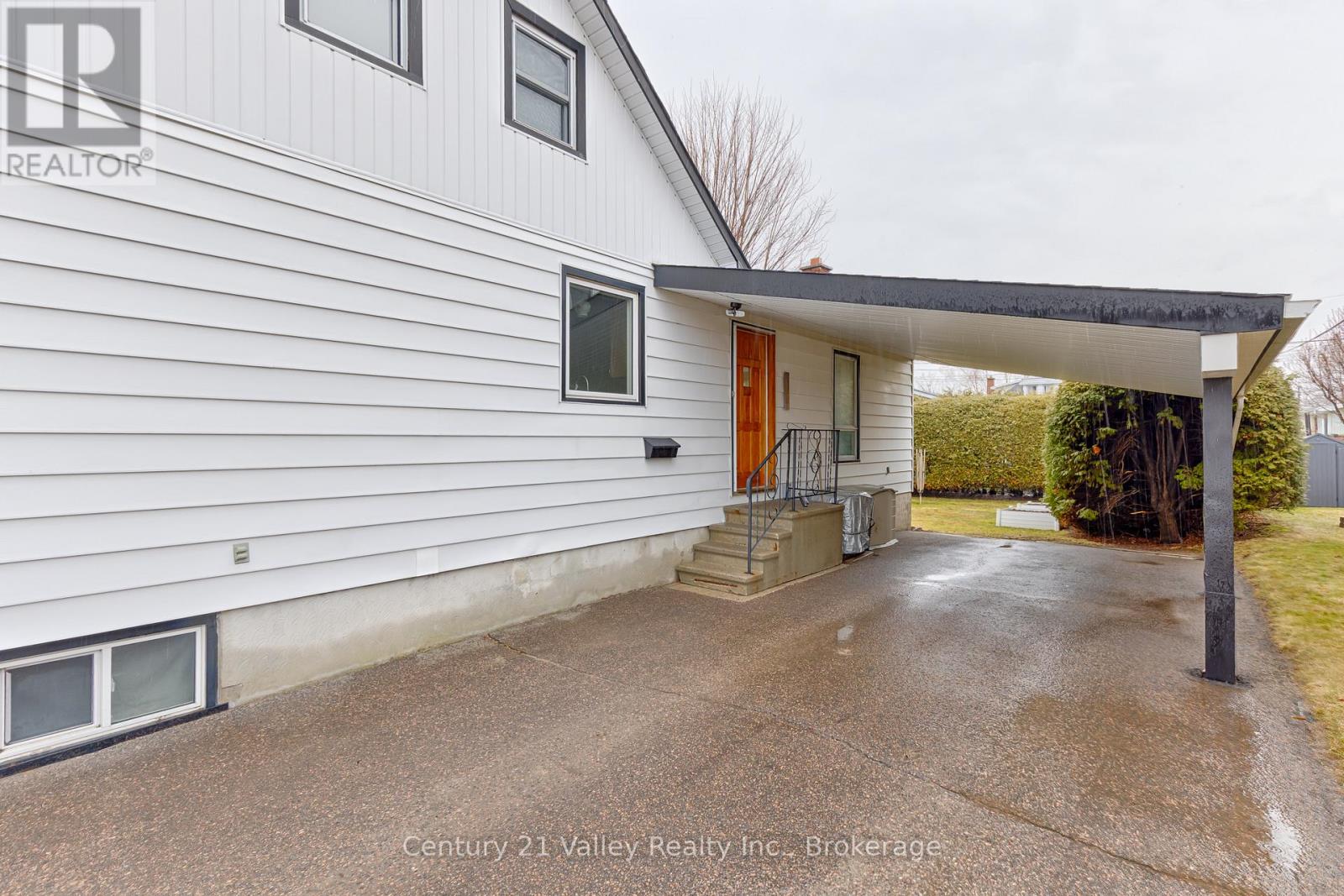 78 GRAHAM AVENUE, Renfrew, Ontario, K7V2L9 — Photo 3