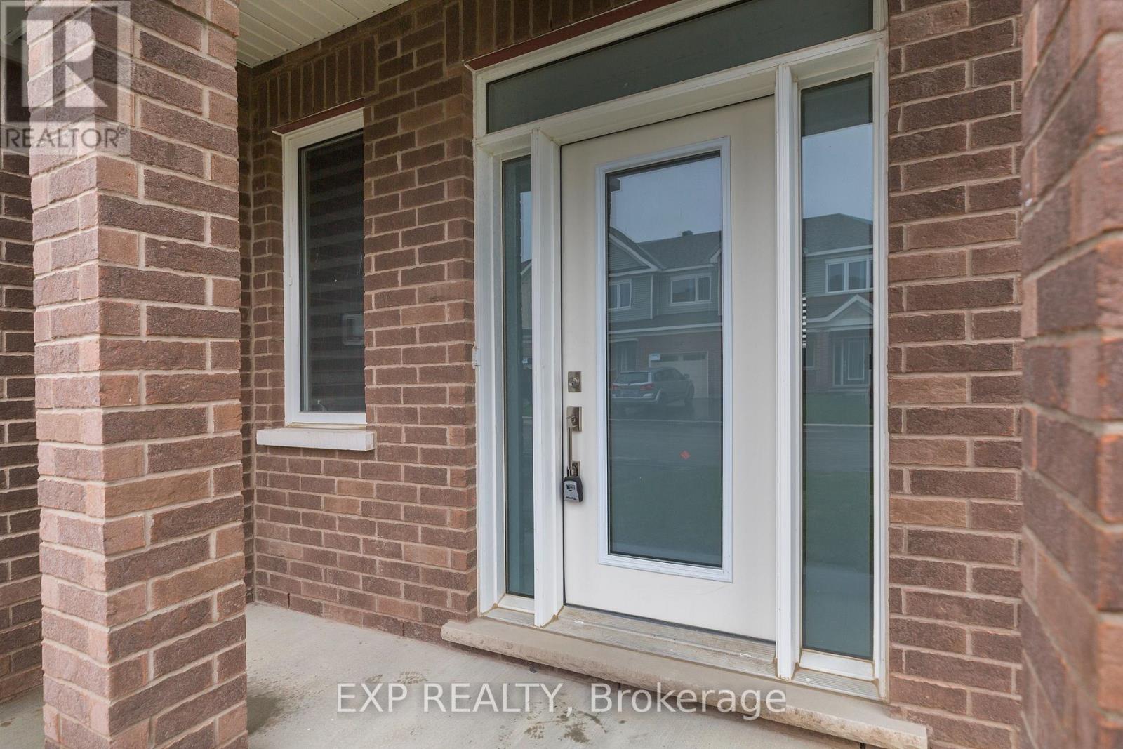 516 LOURY ROW, Ottawa, Ontario, K1W0M7 — Photo 3