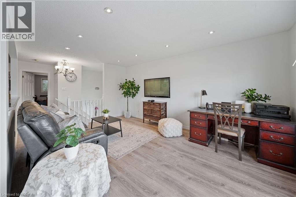 1 OSIJEK Crescent, Brantford, Ontario, N3P1Z3 — Photo 12