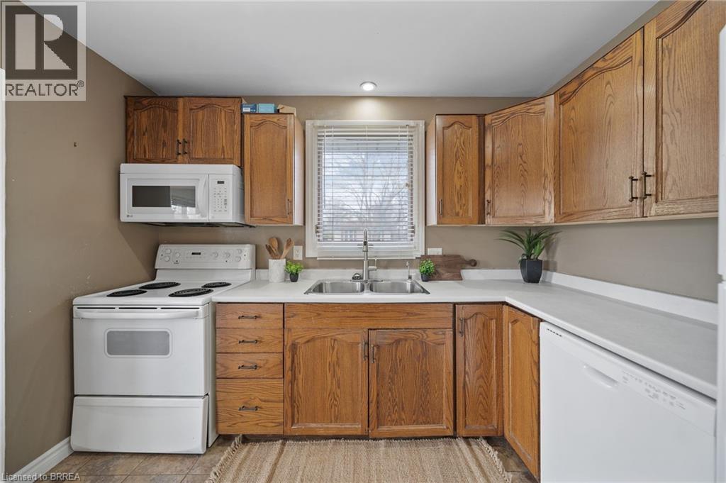 1 OSIJEK Crescent, Brantford, Ontario, N3P1Z3 — Photo 14