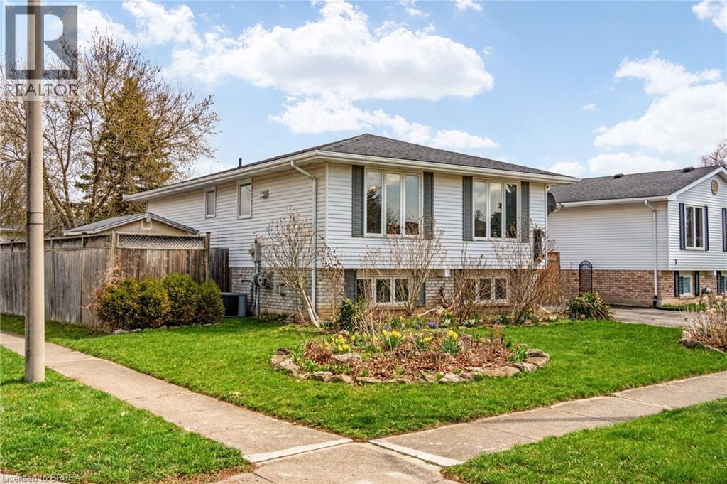 1 OSIJEK Crescent, Brantford, Ontario, N3P1Z3 — Photo 3
