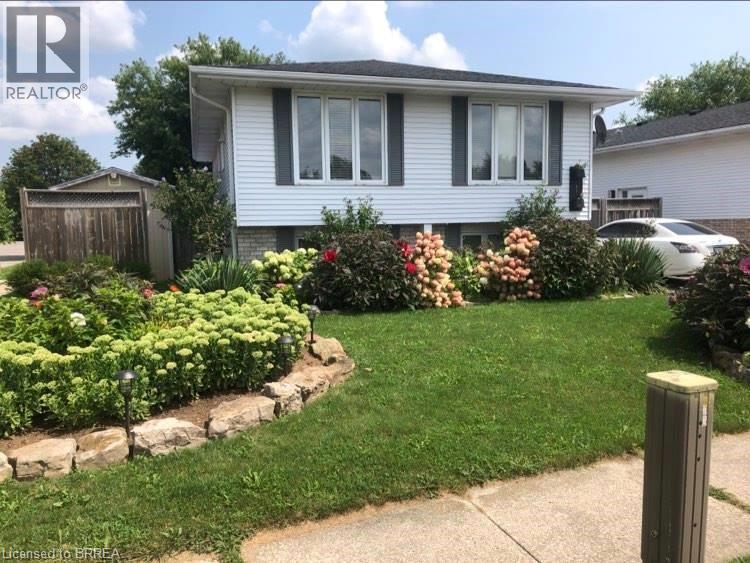 1 OSIJEK Crescent, Brantford, Ontario, N3P1Z3 — Photo 4