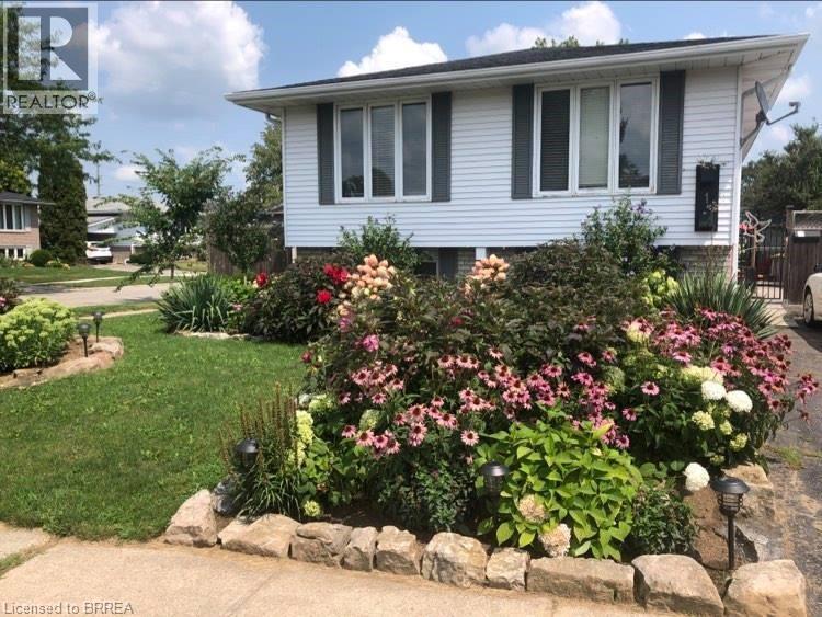 1 OSIJEK Crescent, Brantford, Ontario, N3P1Z3 — Photo 5