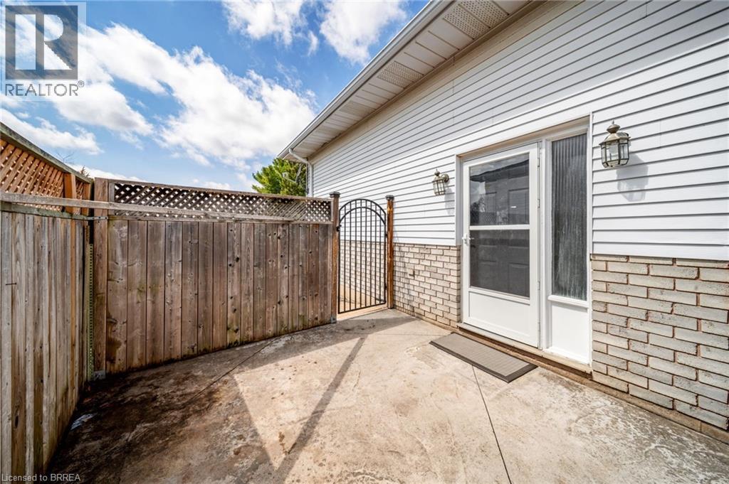 1 OSIJEK Crescent, Brantford, Ontario, N3P1Z3 — Photo 8