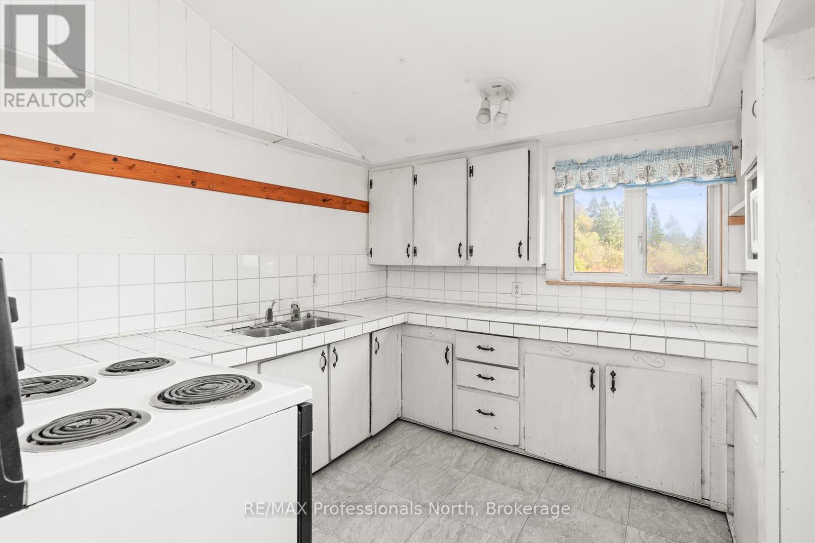 1127 FALLOWFIELD ROAD, Dysart et al (Dysart), Ontario, K0M1S0 — Photo 12