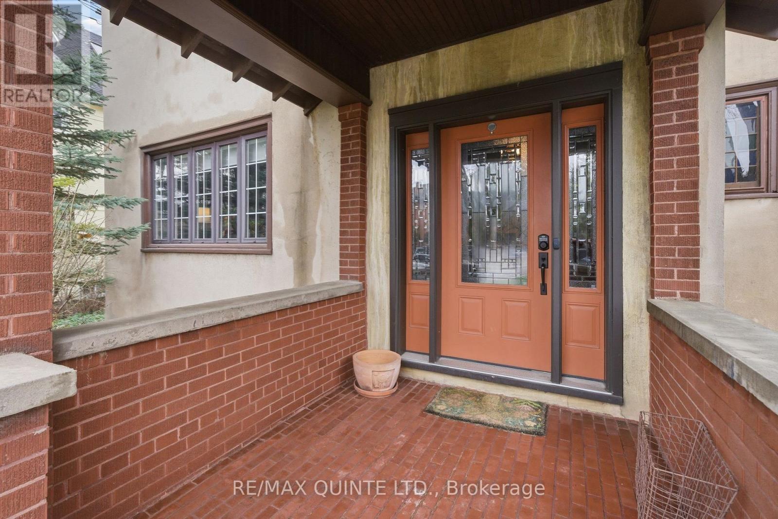 42 QUEEN STREET, Belleville (Belleville Ward), Ontario, K8N1T5 — Photo 2