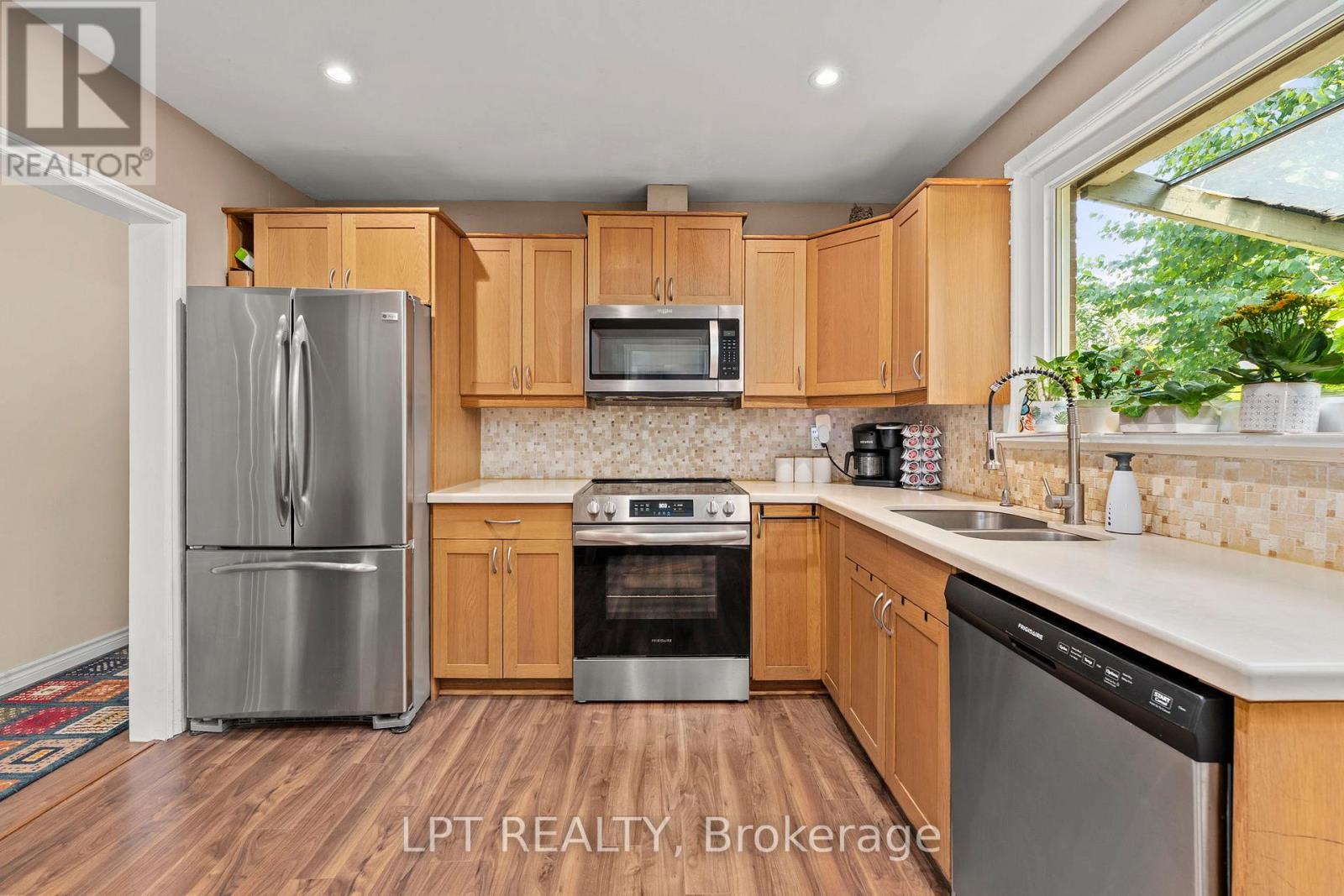 31 PATRICK DRIVE, Aurora (Aurora Highlands), Ontario, L4G2A6 — Photo 8