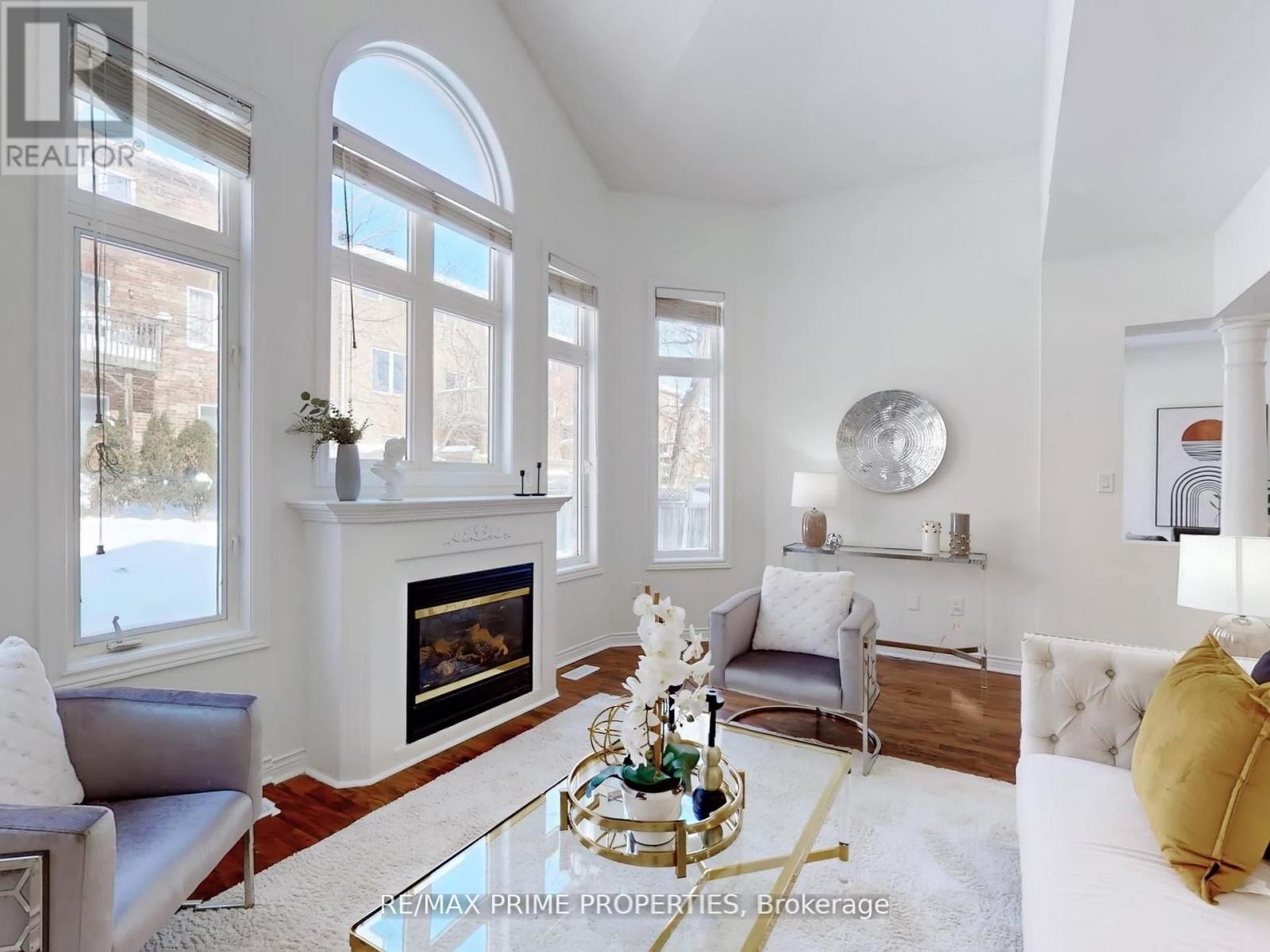 22 WAYMOUNT AVENUE, Richmond Hill (Westbrook), Ontario, L4S2G5 — Photo 7