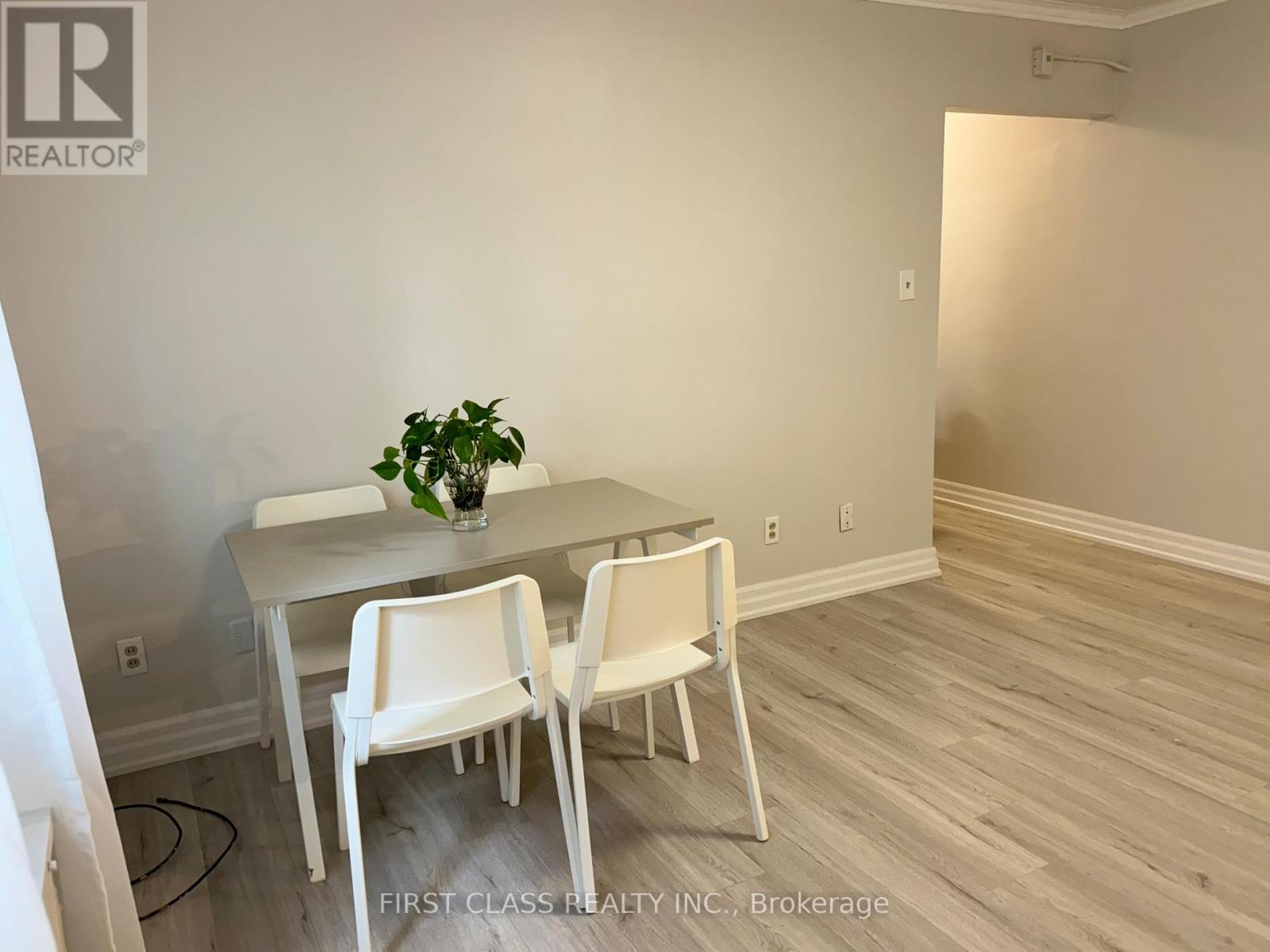 1 - 2910 KEELE STREET, Toronto (Downsview-Roding-CFB), Ontario, M3M2H1 — Photo 8