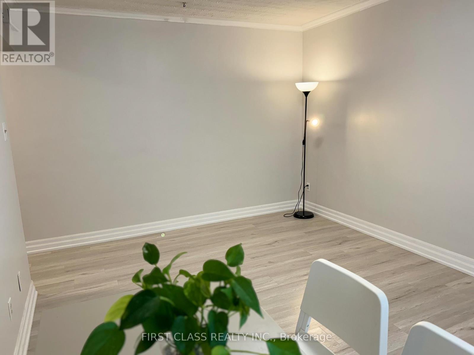 1 - 2910 KEELE STREET, Toronto (Downsview-Roding-CFB), Ontario, M3M2H1 — Photo 9