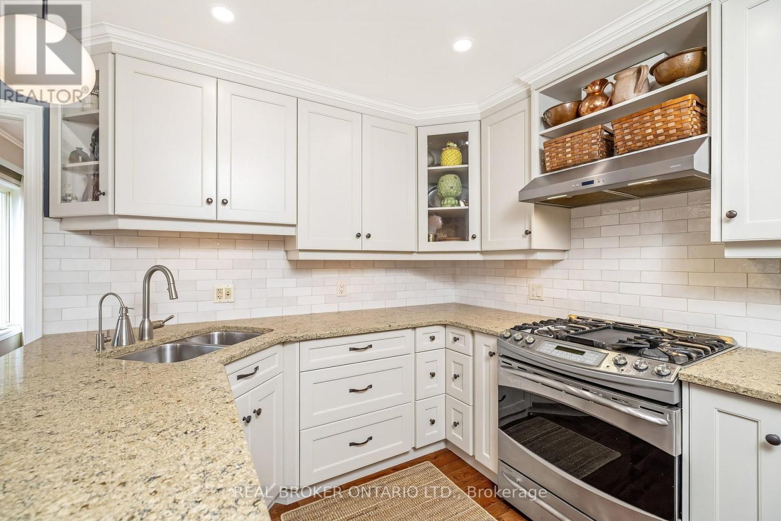 352 BROADWAY AVENUE, Milton (OM Old Milton), Ontario, L9T1T7 — Photo 13