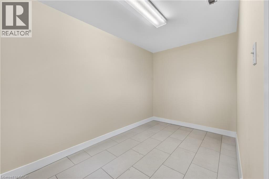 165 MAIN Street E Unit# 13, Grimsby, Ontario, L3M1P2 — Photo 25