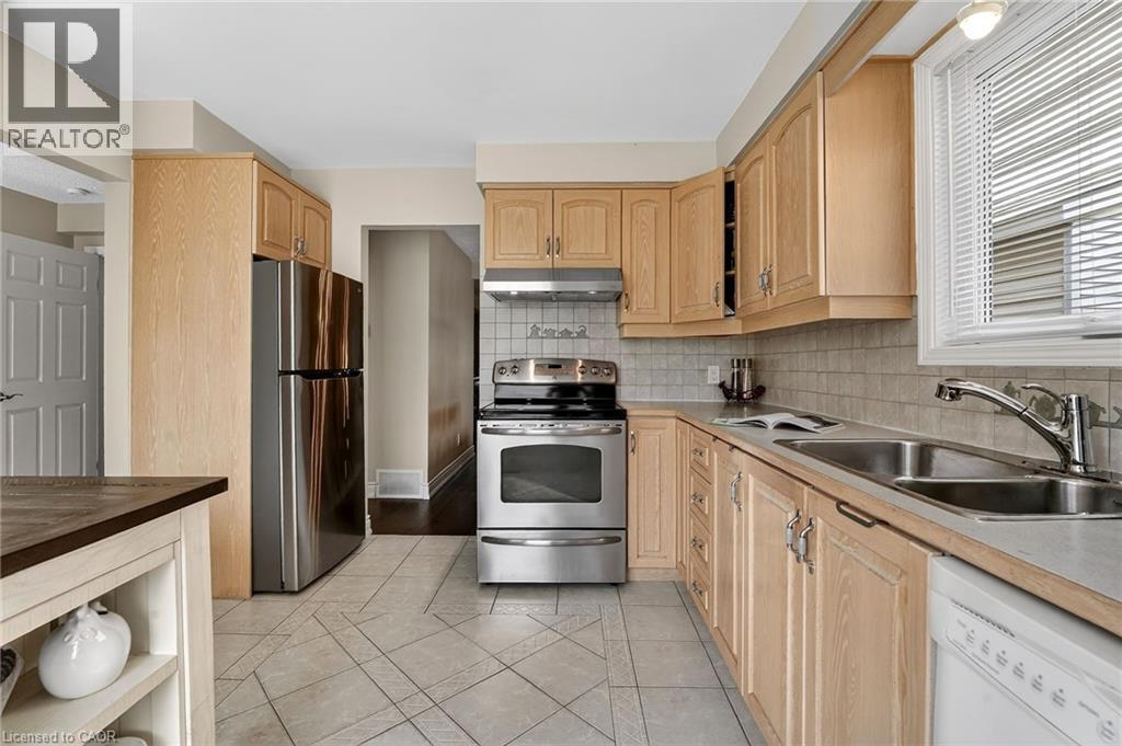 474 KNIGHTSBRIDGE Crescent, Ancaster, Ontario, L9G3S5 — Photo 14