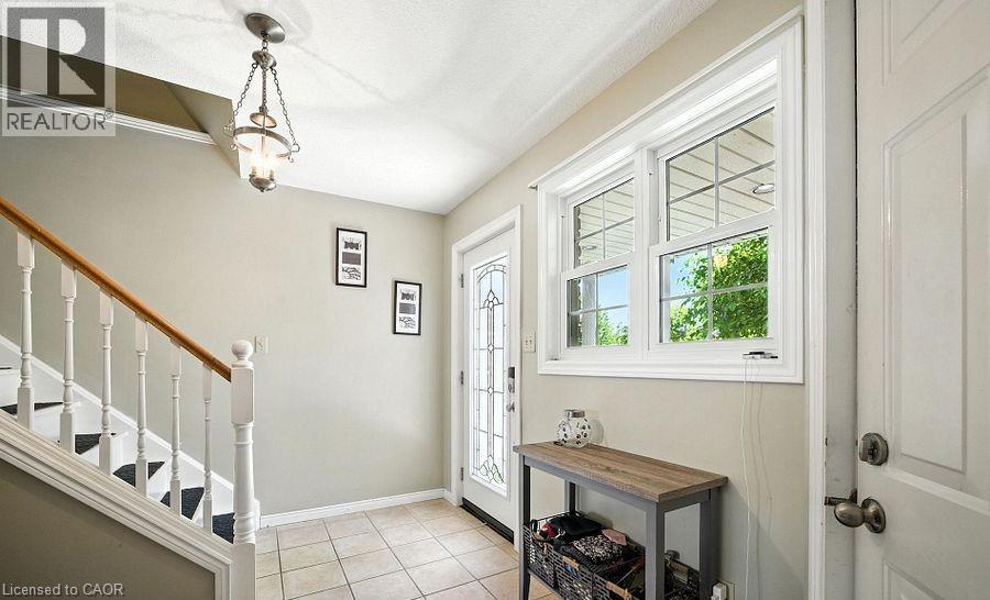 1030 PEARSON Drive, Woodstock, Ontario, N4S8V1 — Photo 3