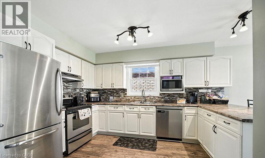 1030 PEARSON Drive, Woodstock, Ontario, N4S8V1 — Photo 6