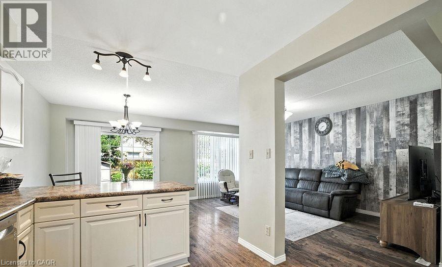 1030 PEARSON Drive, Woodstock, Ontario, N4S8V1 — Photo 7