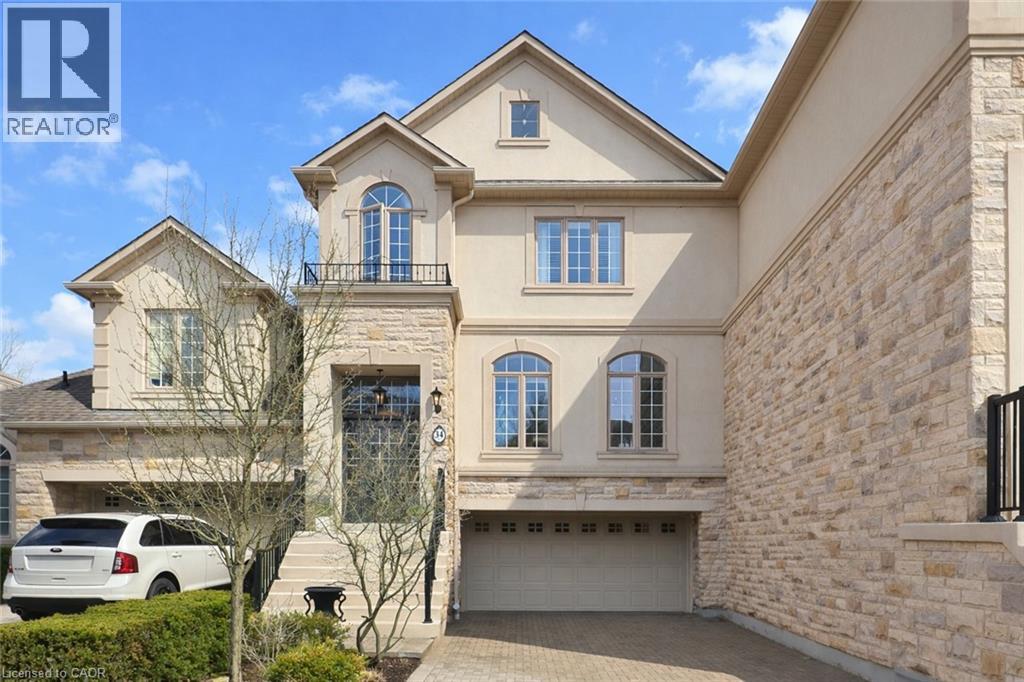 2400 NEYAGAWA Boulevard Unit# 34, Oakville, Ontario, L6H7P5 — Photo 2