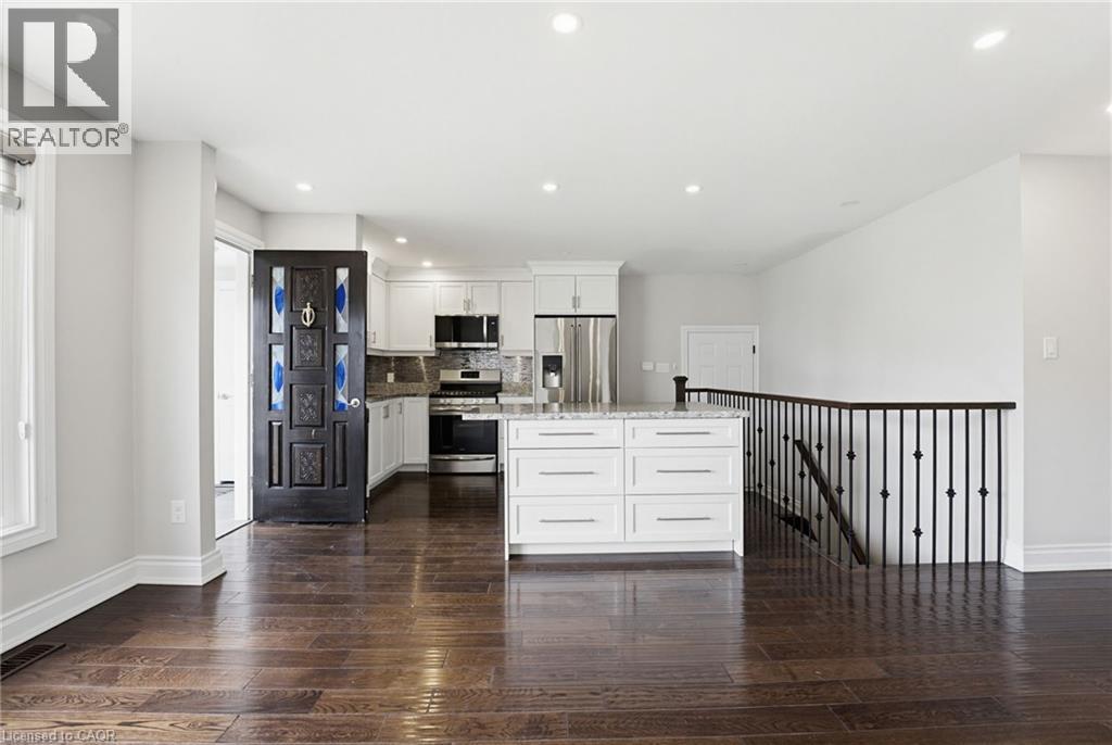 157 HOOVER Crescent, Hamilton, Ontario, L9A3H2 — Photo 12