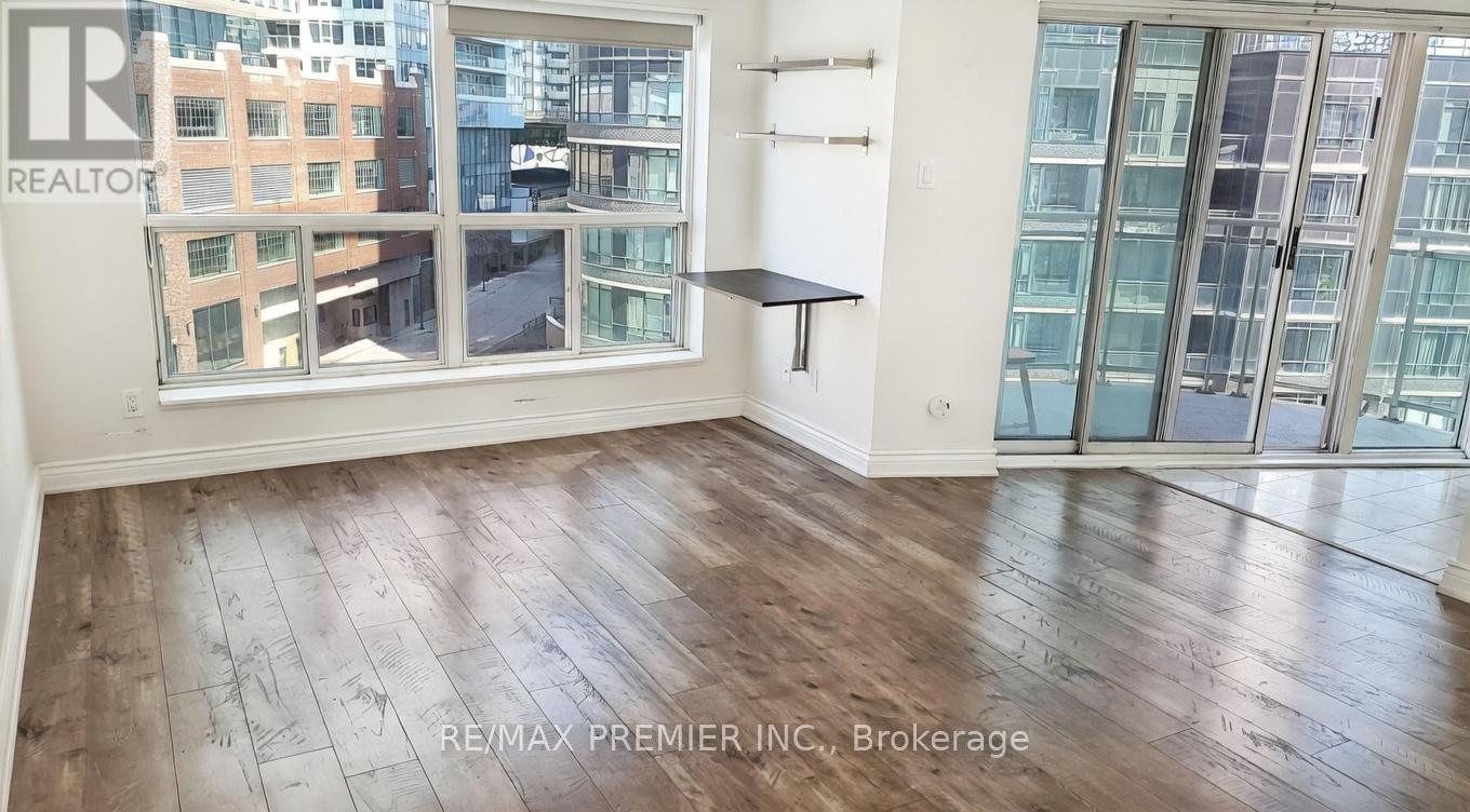 719 - 600 QUEENS QUAY W, Toronto (Waterfront Communities), Ontario, M5V3M3 — Photo 4