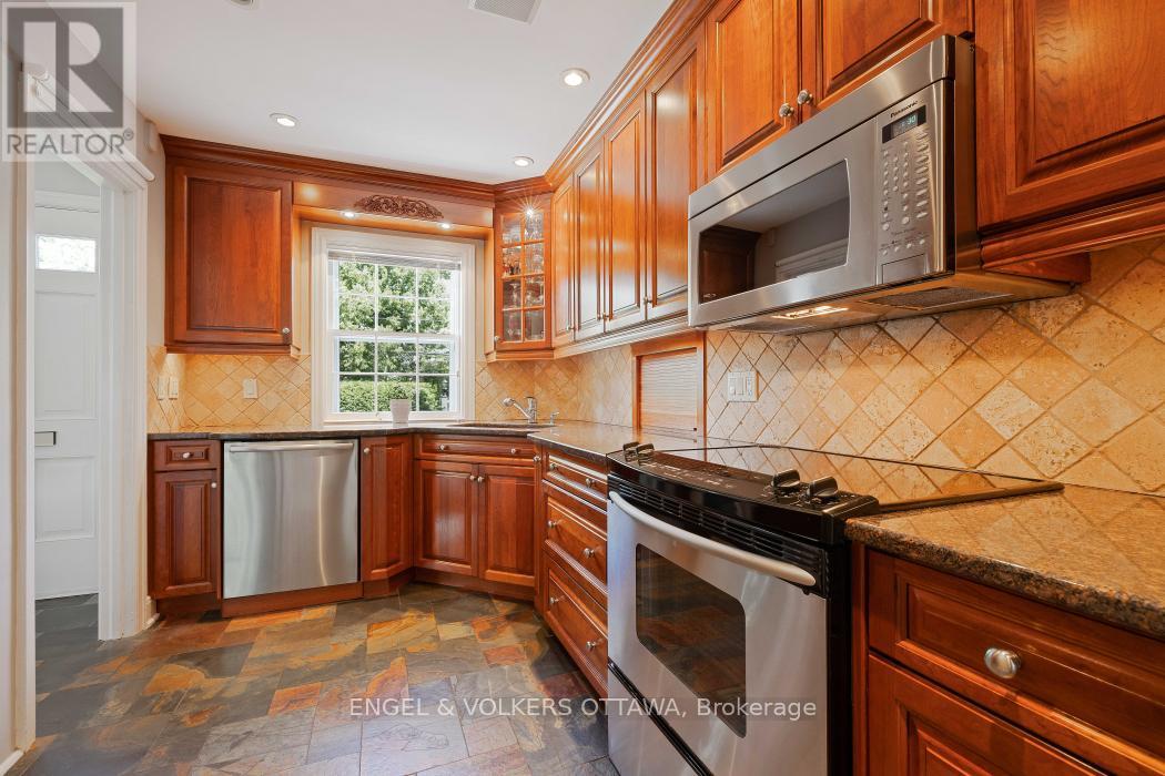 215 SPRINGFIELD ROAD, Ottawa, Ontario, K1M0L1 — Photo 18