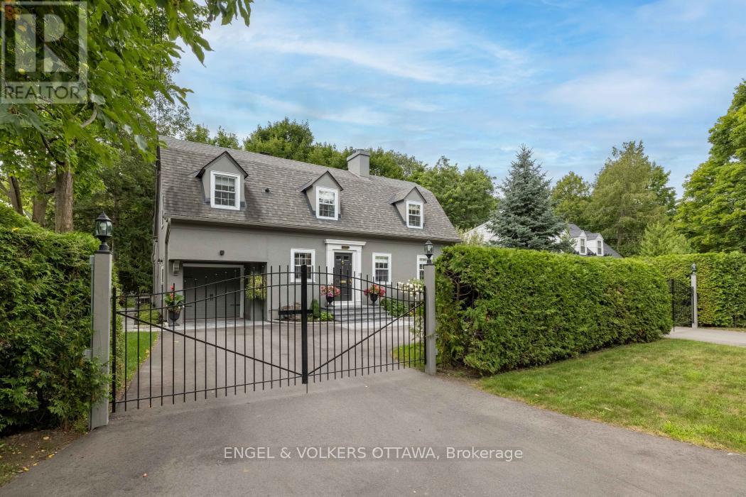 215 SPRINGFIELD ROAD, Ottawa, Ontario, K1M0L1 — Photo 2