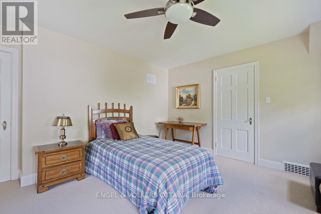 215 SPRINGFIELD ROAD, Ottawa, Ontario, K1M0L1 — Photo 25