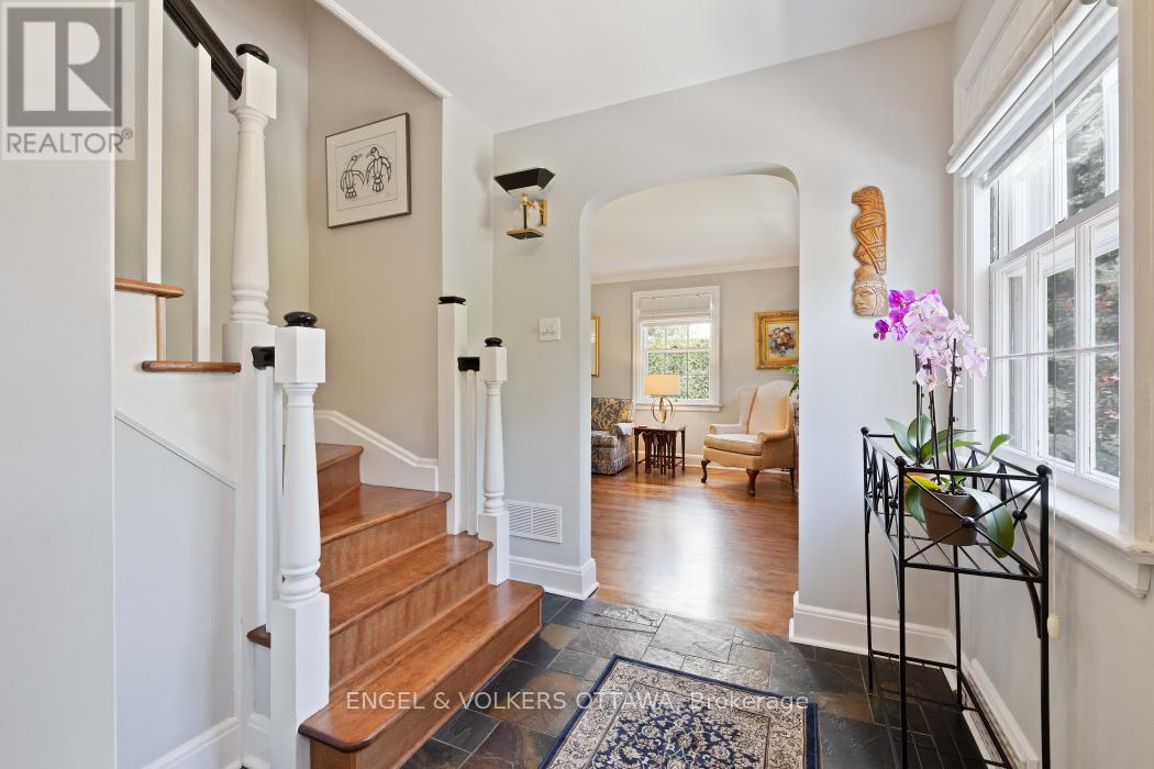 215 SPRINGFIELD ROAD, Ottawa, Ontario, K1M0L1 — Photo 5