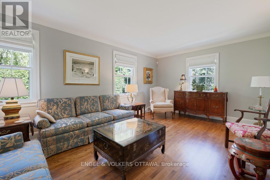 215 SPRINGFIELD ROAD, Ottawa, Ontario, K1M0L1 — Photo 9