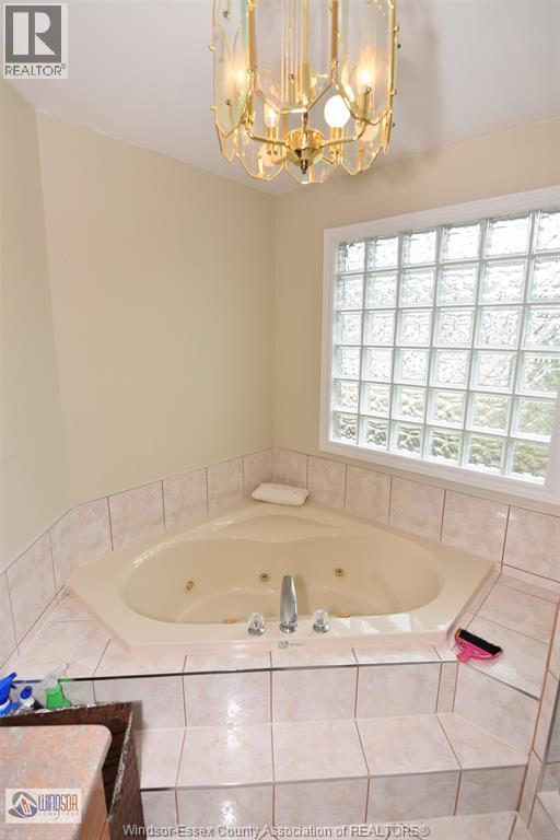 3658 IRONGATE, Windsor, Ontario, N8W5T4 — Photo 34