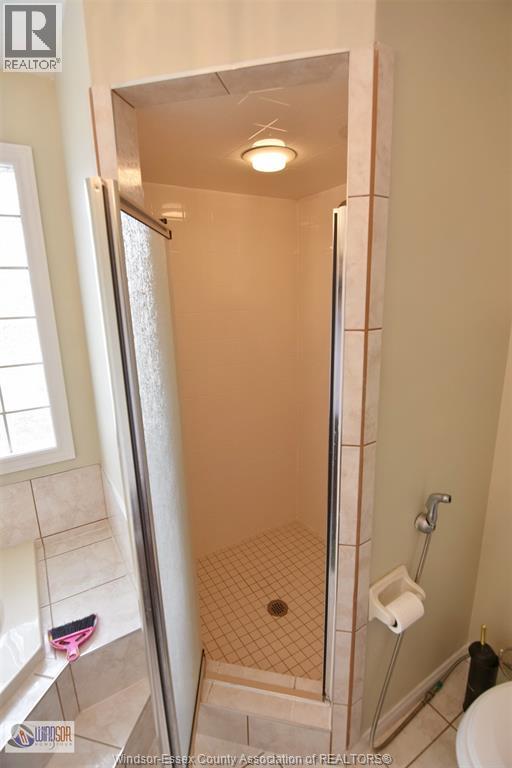 3658 IRONGATE, Windsor, Ontario, N8W5T4 — Photo 35