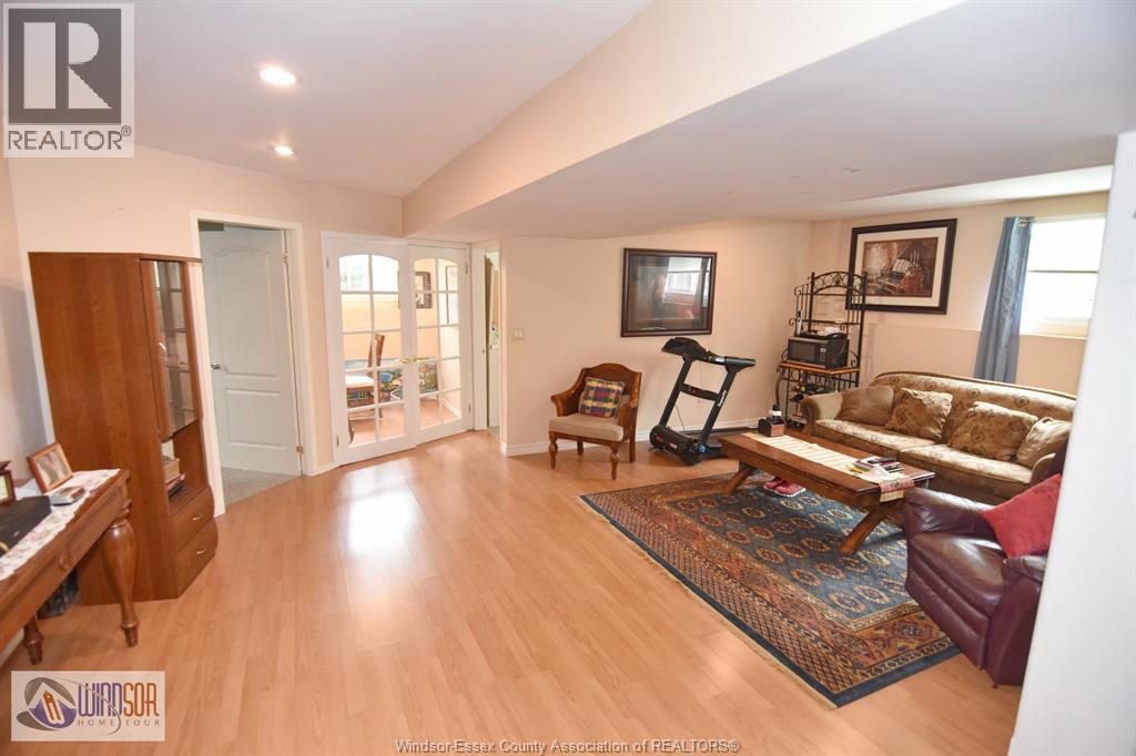 3658 IRONGATE, Windsor, Ontario, N8W5T4 — Photo 8