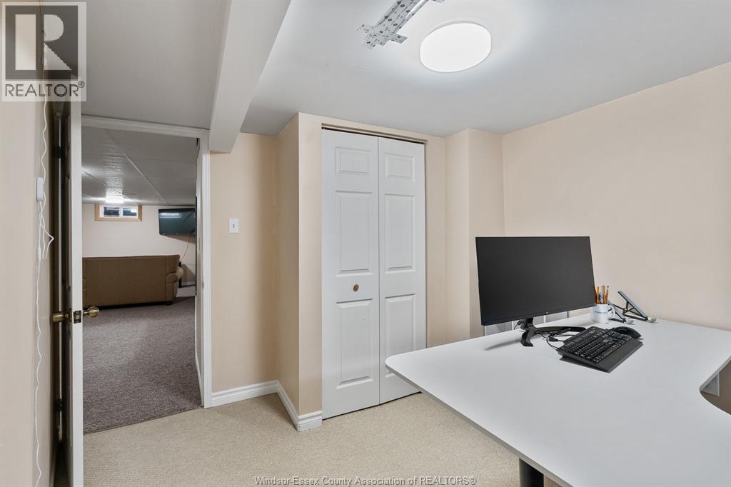 735 Lounsborough, Windsor, Ontario, N9G1G1 — Photo 32