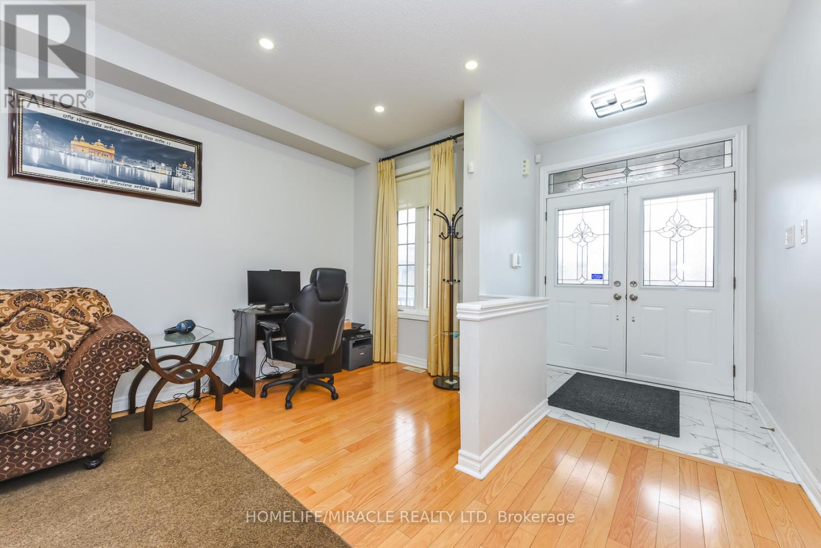 20 GAMSON CRESCENT, Brampton (Sandringham-Wellington), Ontario, L6R0V8 — Photo 4