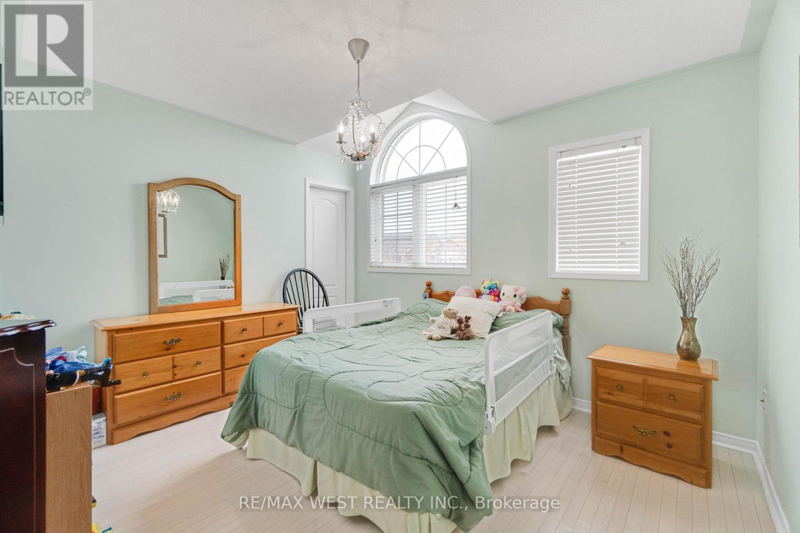 44 CREEKWOOD DRIVE, Brampton (Snelgrove), Ontario, L7A1J3 — Photo 12