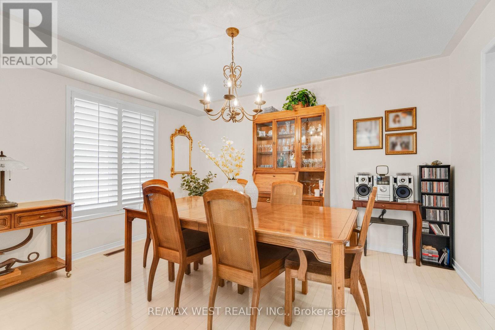 44 CREEKWOOD DRIVE, Brampton (Snelgrove), Ontario, L7A1J3 — Photo 5