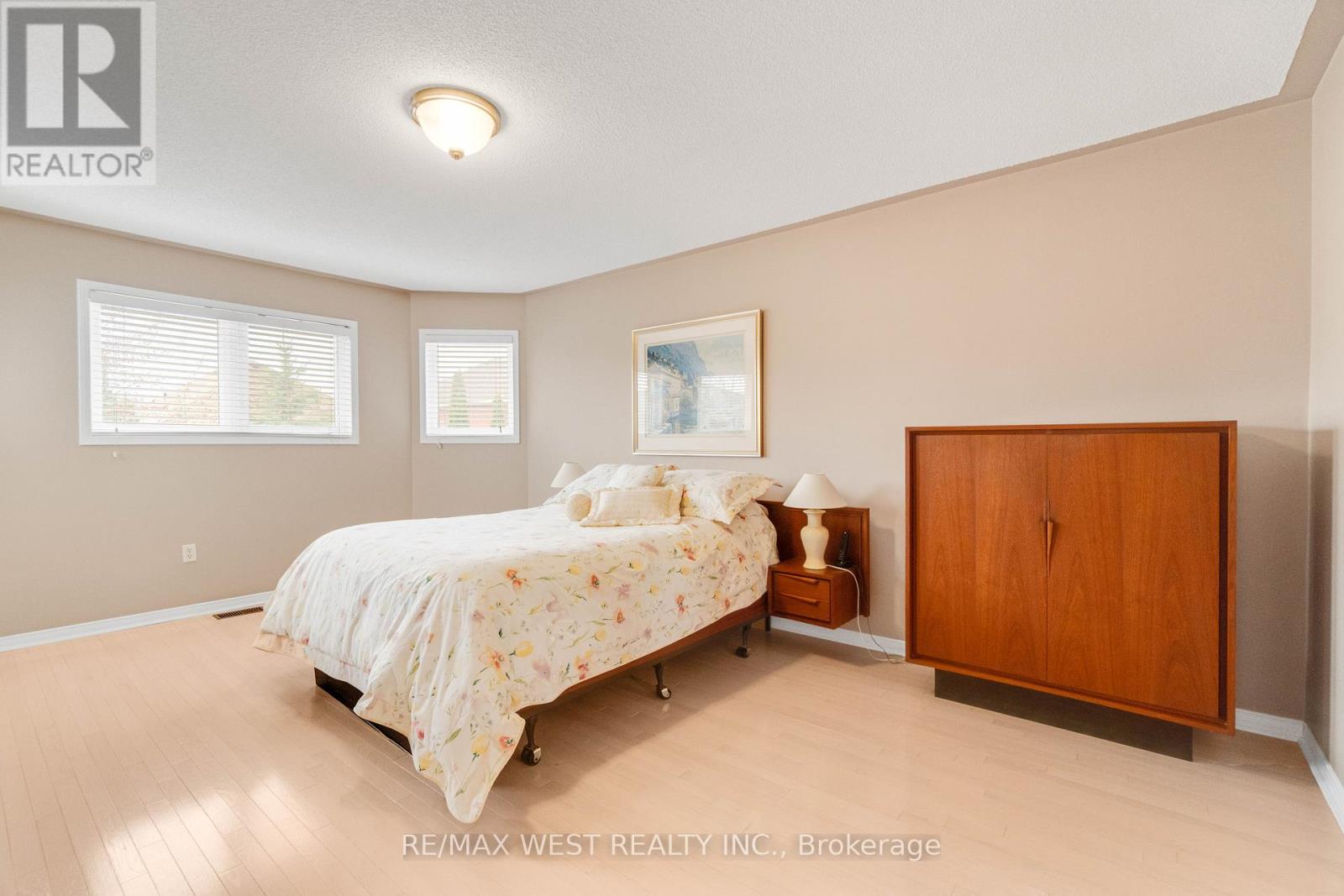 44 CREEKWOOD DRIVE, Brampton (Snelgrove), Ontario, L7A1J3 — Photo 8