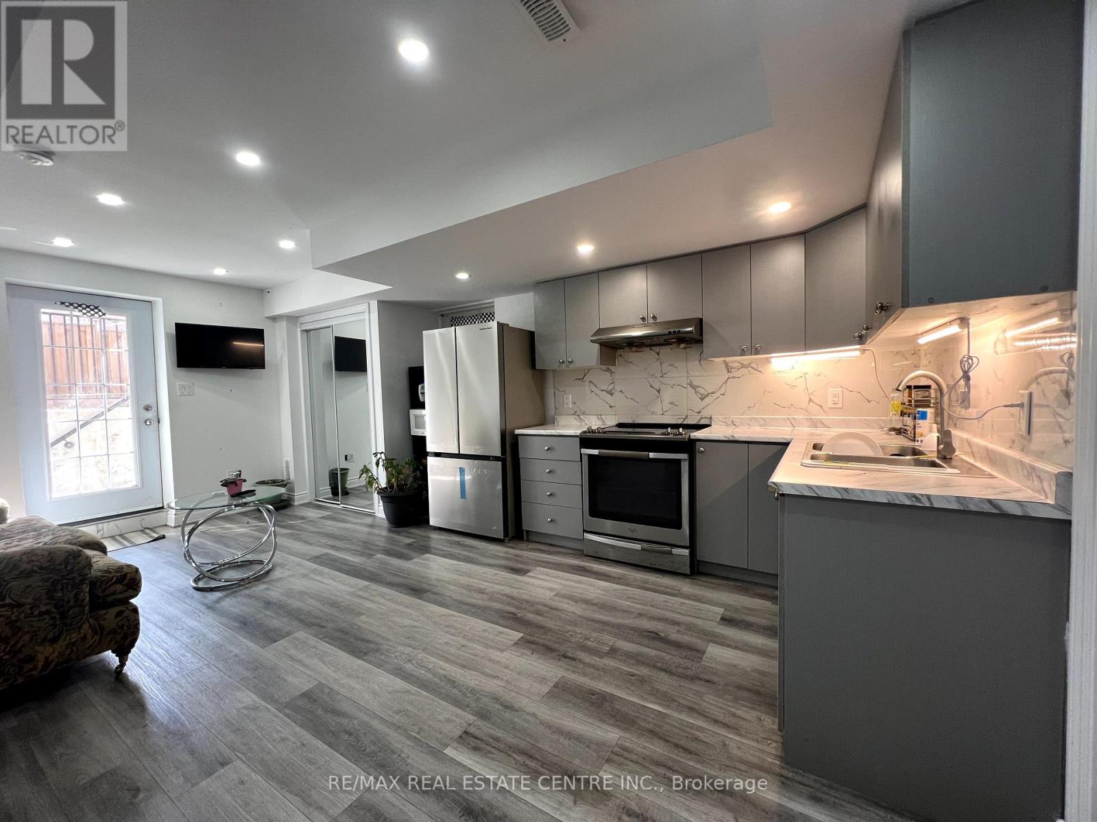 BSMT - 348 MCDOUGALL CROSSING CRESCENT, Milton (HA Harrison), Ontario, L9T0N5 — Photo 2