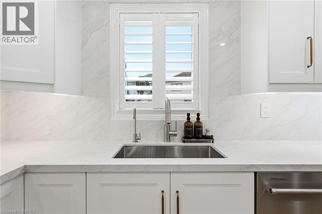 163 SPRING CREEK Drive, Waterdown, Ontario, L8B0X8 — Photo 15