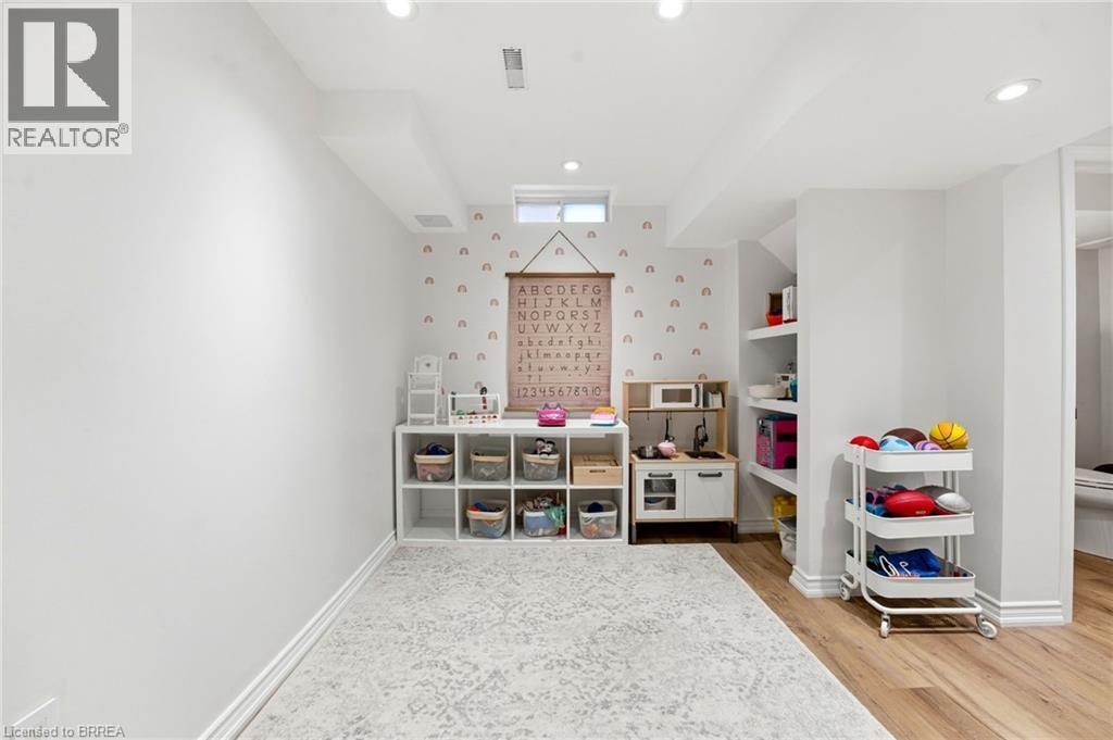 163 SPRING CREEK Drive, Waterdown, Ontario, L8B0X8 — Photo 31