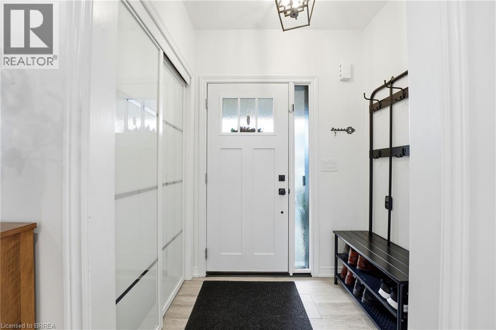 163 SPRING CREEK Drive, Waterdown, Ontario, L8B0X8 — Photo 6