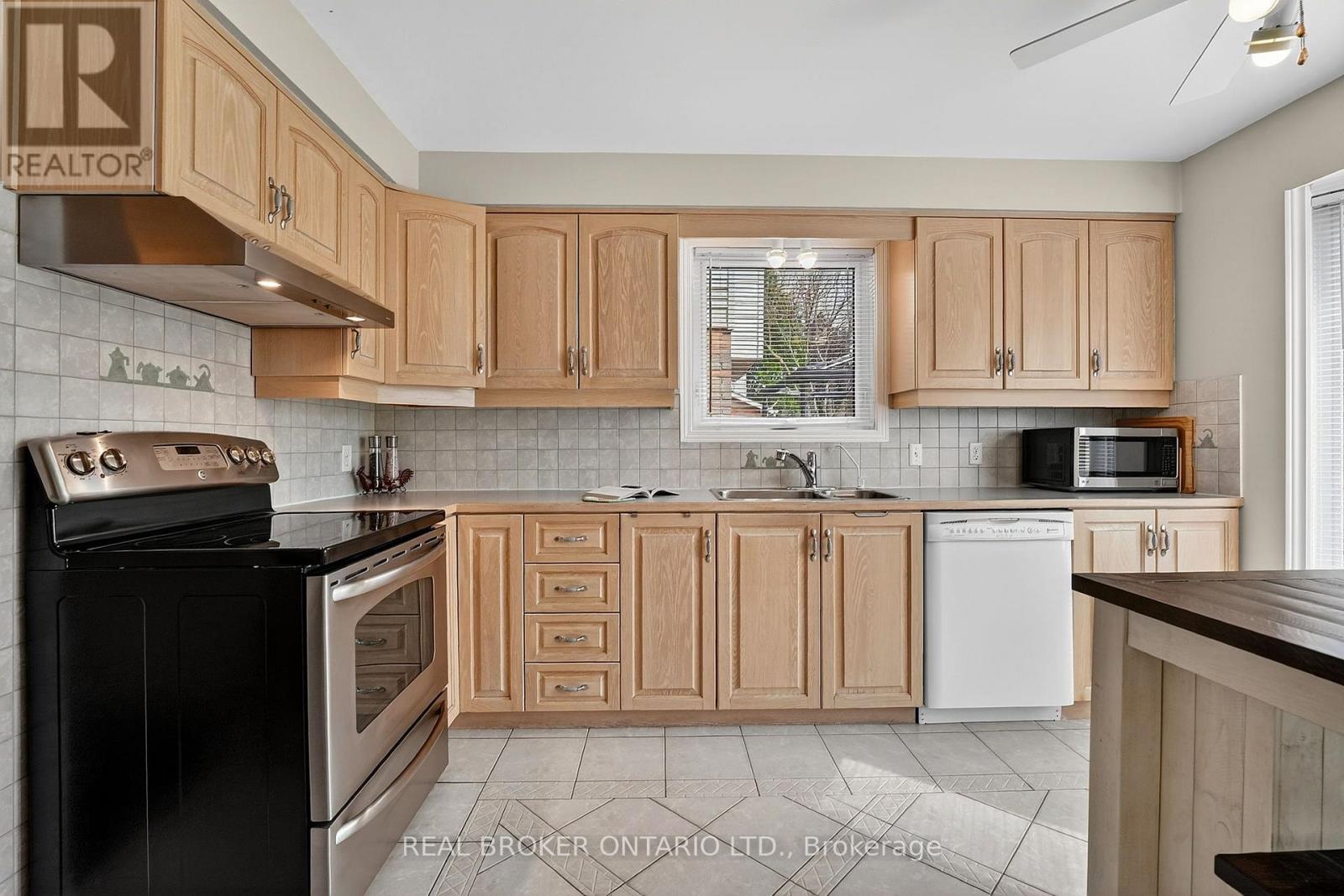 474 KNIGHTSBRIDGE CRESCENT, Hamilton (Ancaster), Ontario, L9G3S5 — Photo 3