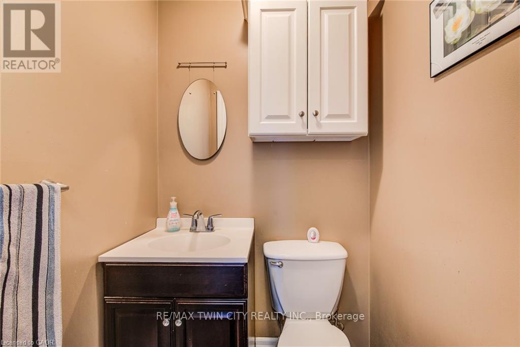 71 SHADELAND CRESCENT, Kitchener, Ontario, N2M2J1 — Photo 17