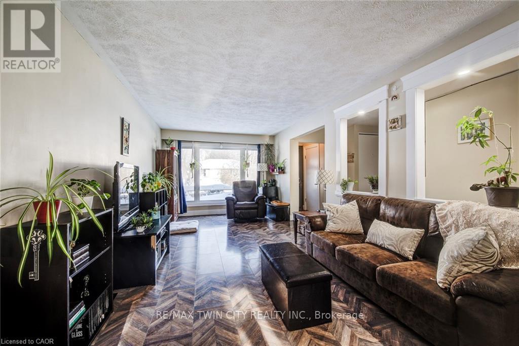 71 SHADELAND CRESCENT, Kitchener, Ontario, N2M2J1 — Photo 8