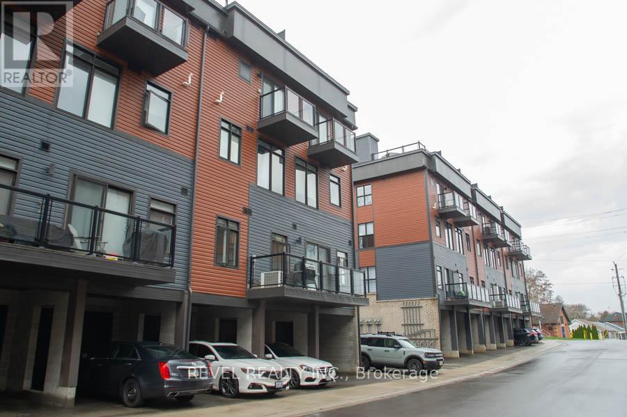 11 - 2 WILLOW STREET, Brant (Paris), Ontario, N3L0C6 — Photo 2