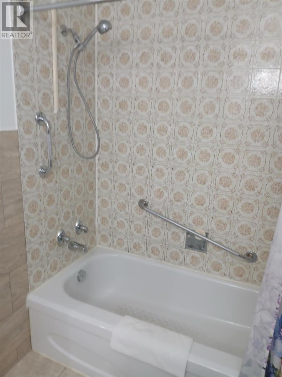 12 Forest PL, Elliot Lake, Ontario, P5A3C6 — Photo 16